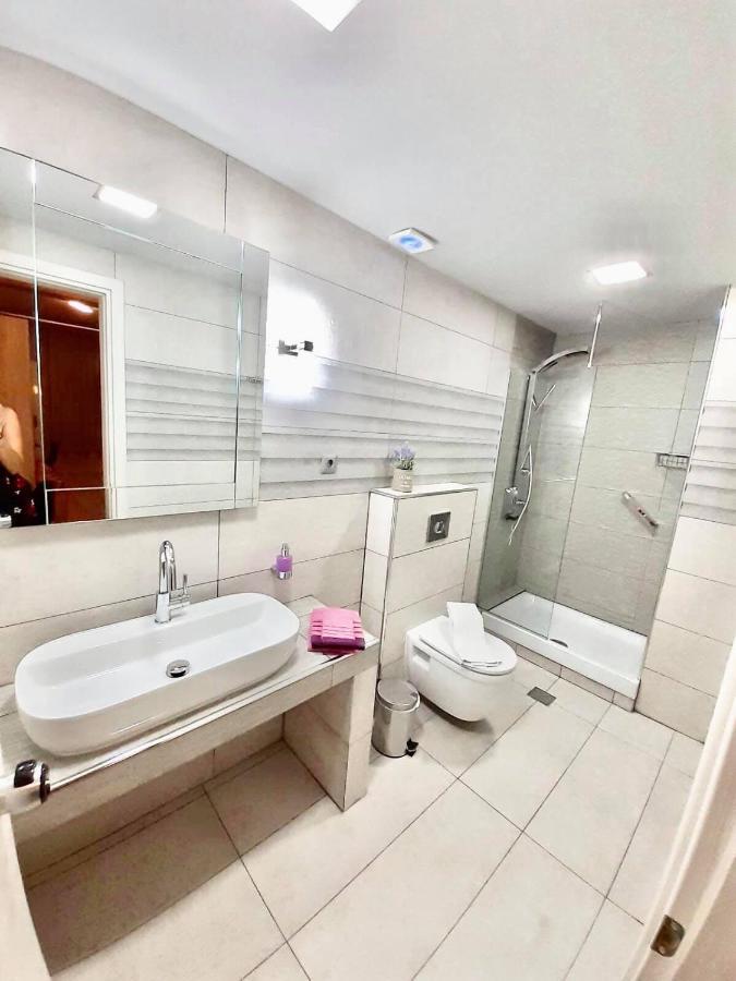 Avra Comfort Rooms 尼坡帝 外观 照片