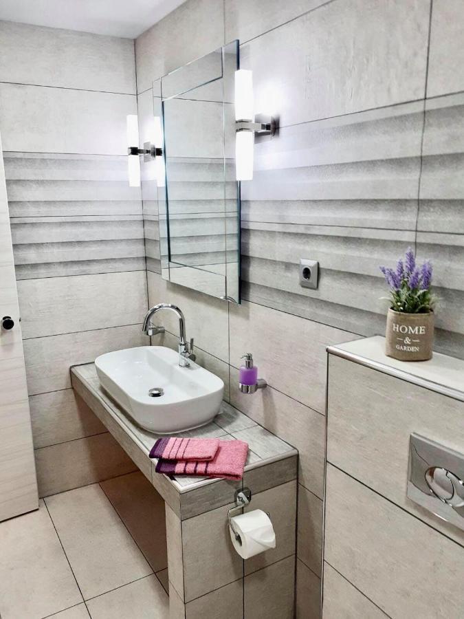 Avra Comfort Rooms 尼坡帝 外观 照片