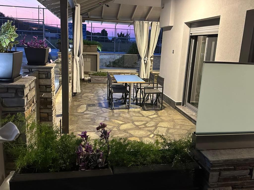 Avra Comfort Rooms 尼坡帝 外观 照片