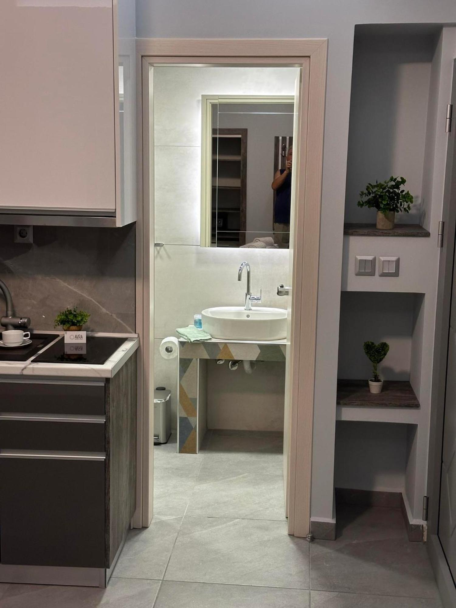 Avra Comfort Rooms 尼坡帝 外观 照片