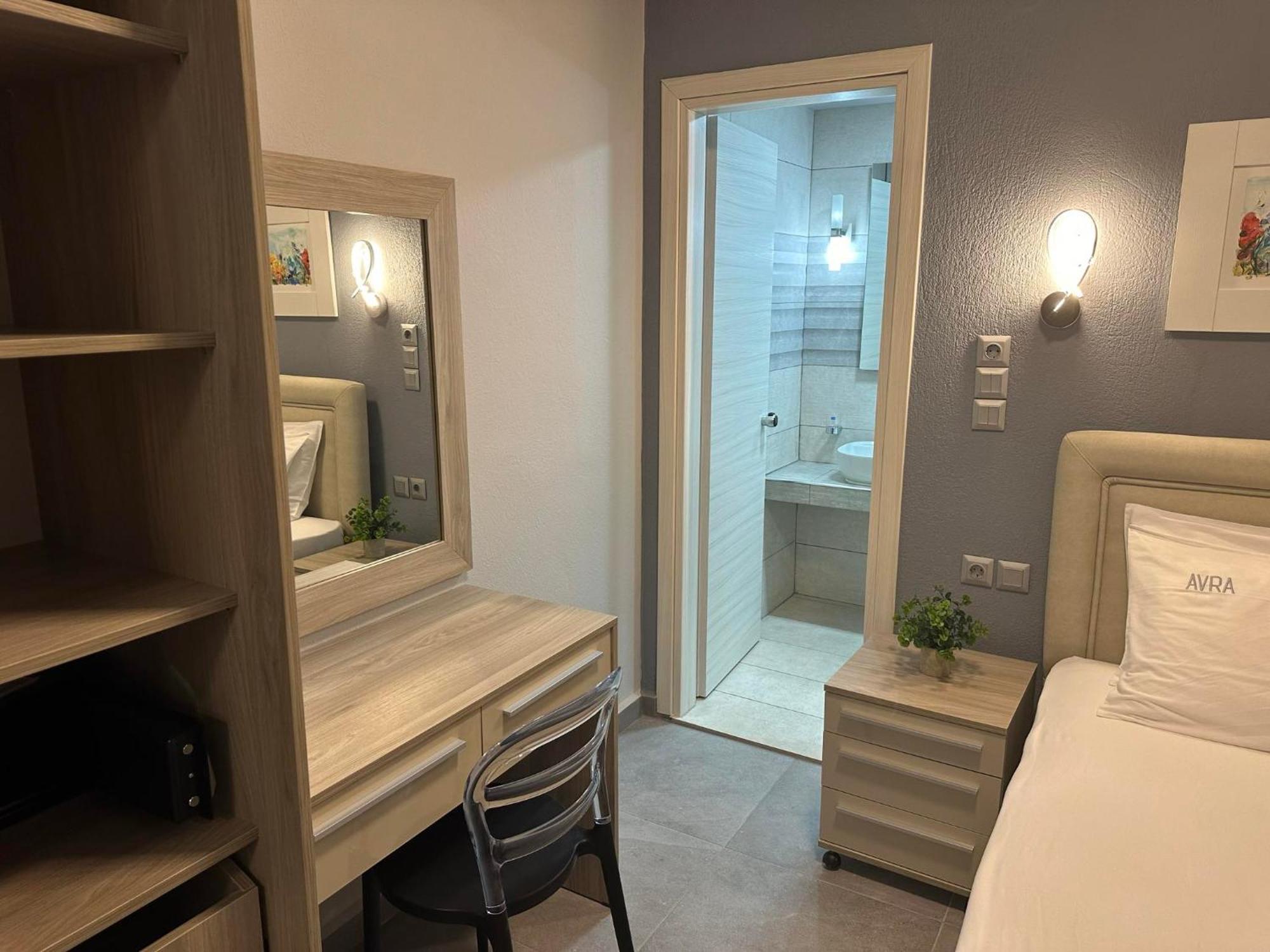 Avra Comfort Rooms 尼坡帝 外观 照片