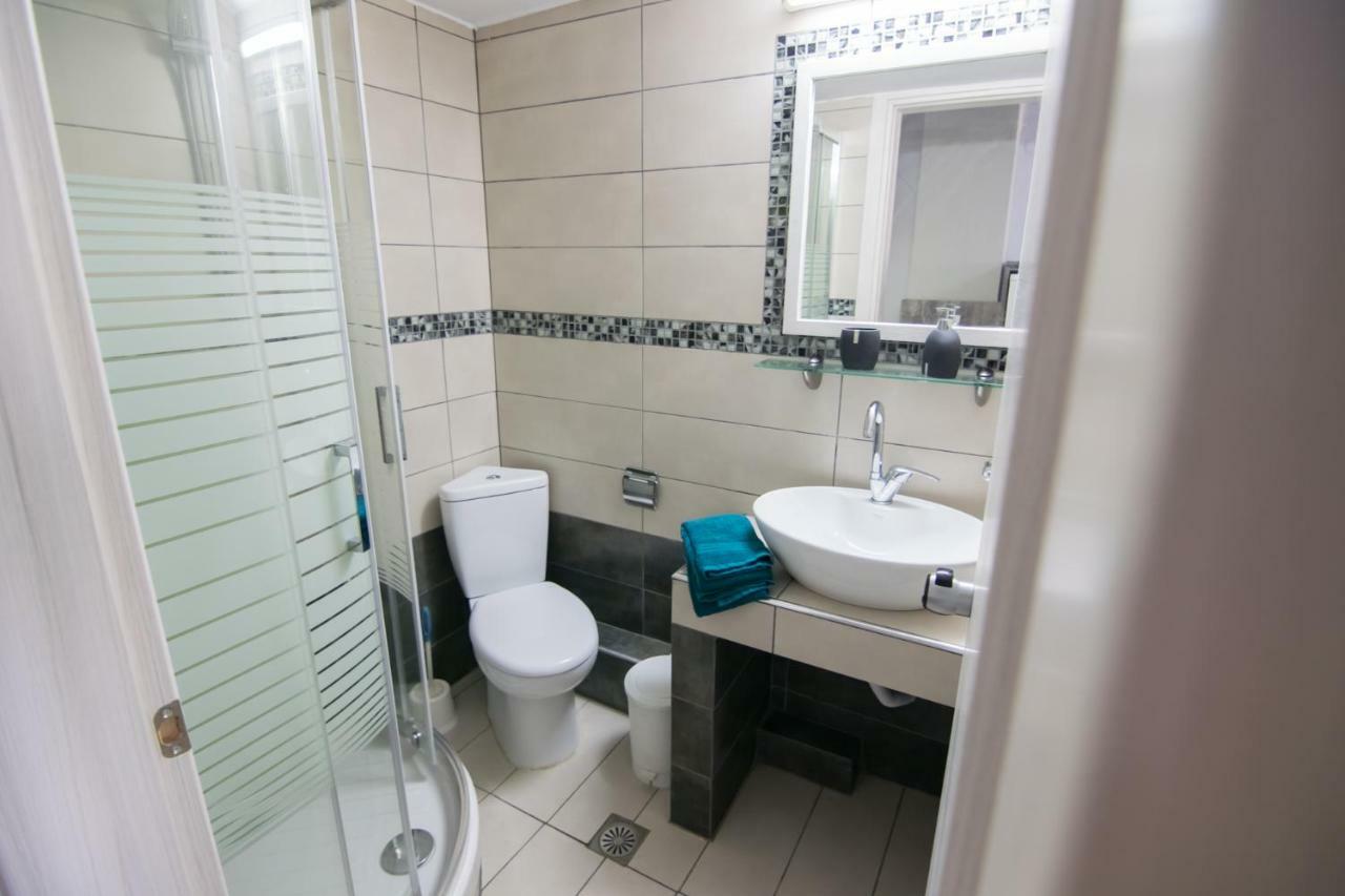 Avra Comfort Rooms 尼坡帝 外观 照片