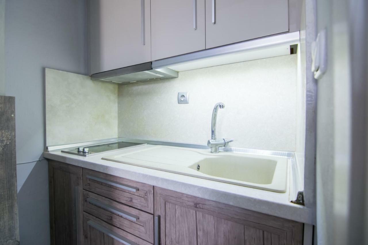 Avra Comfort Rooms 尼坡帝 外观 照片