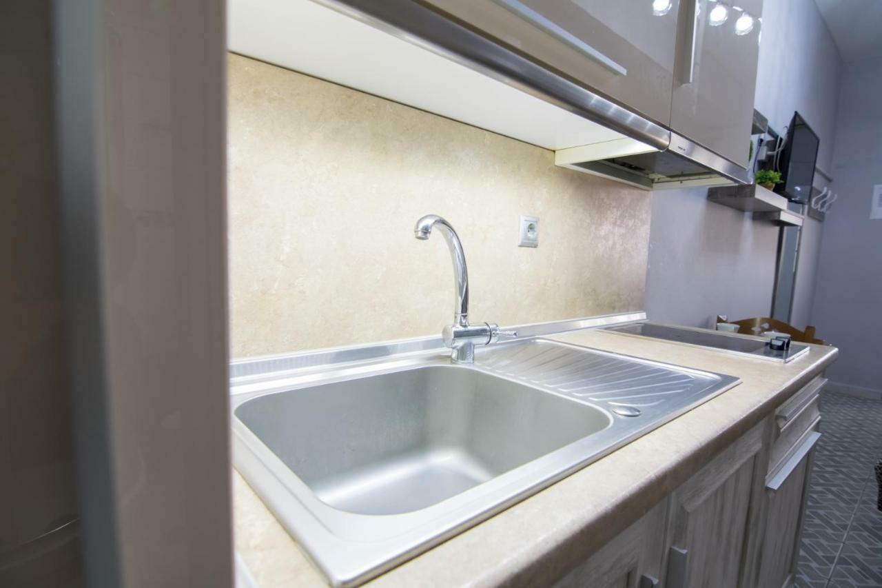 Avra Comfort Rooms 尼坡帝 外观 照片