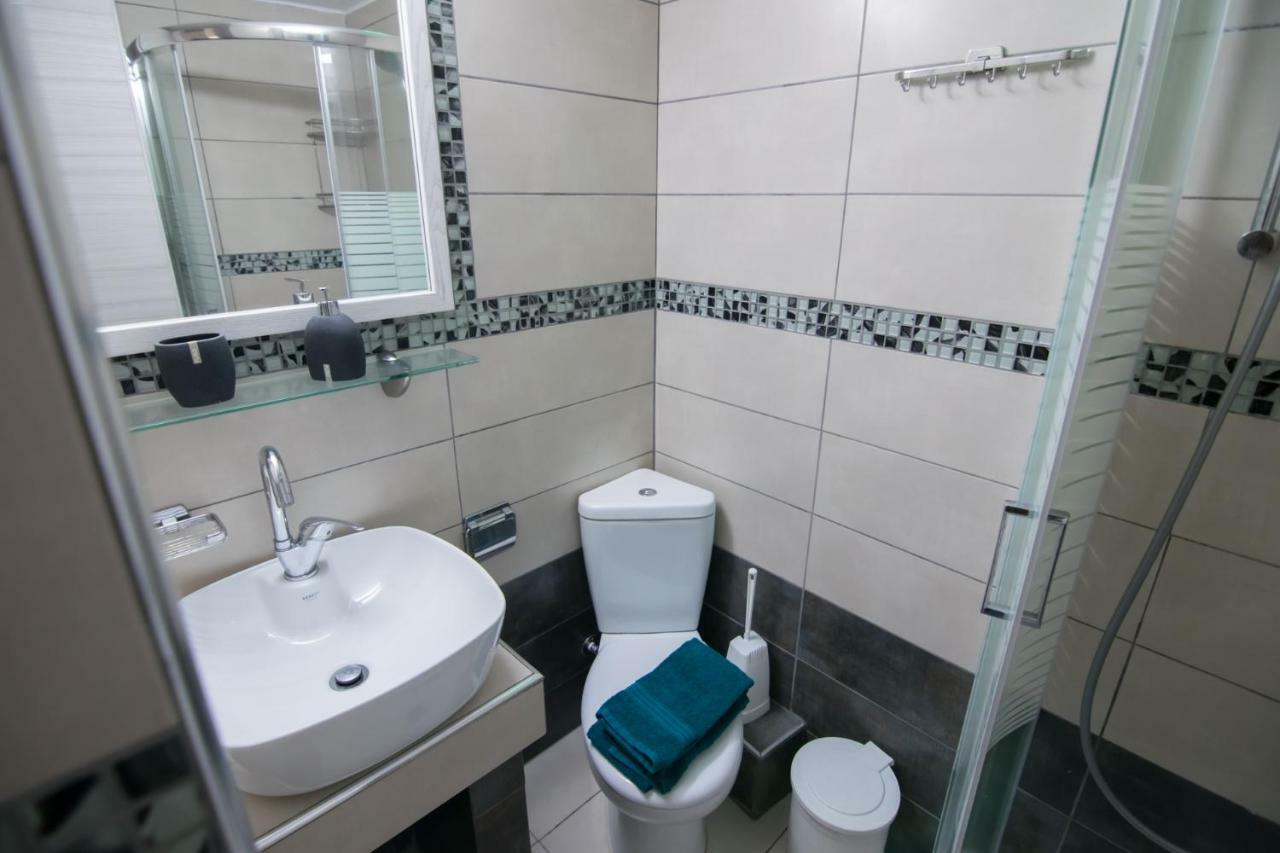 Avra Comfort Rooms 尼坡帝 外观 照片